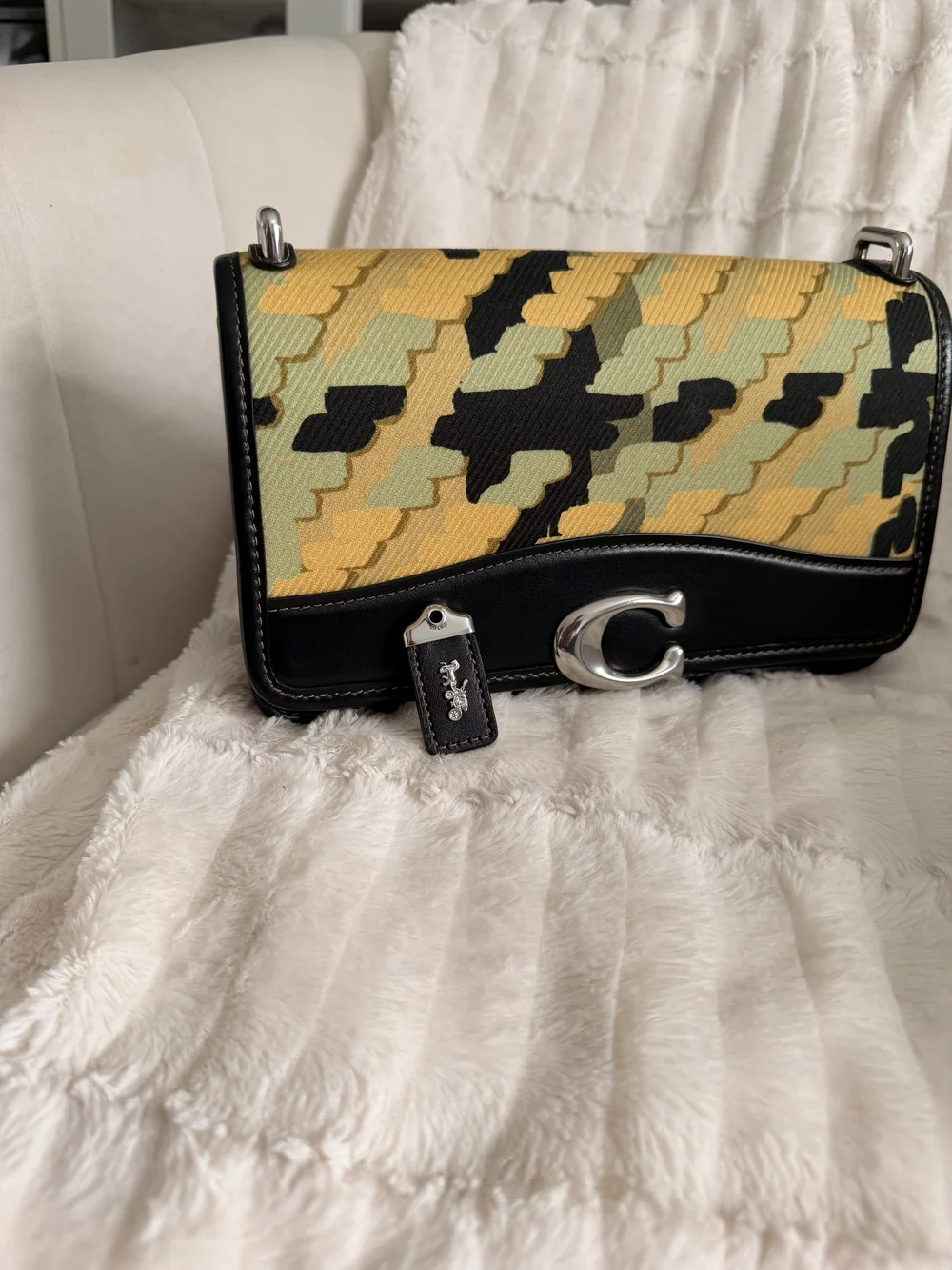 Coach BANDIT  Shoulder Bag in Yellow Black Camo
